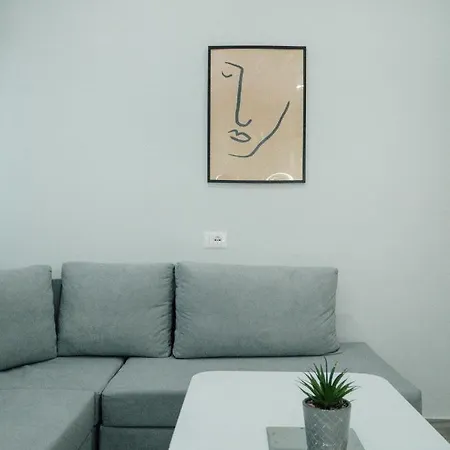 Dionis House
